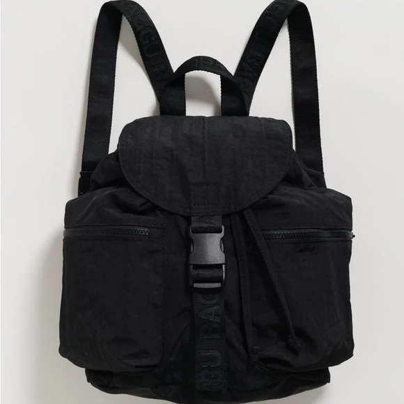 baggu laptop backpack Medium Nylon in Black the San Francisco BAGGU Drawstring Backpack - Women's